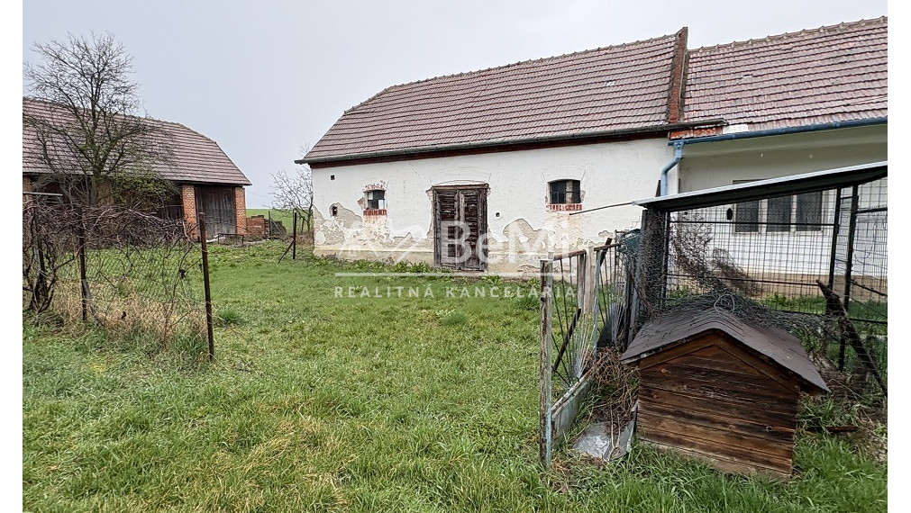 Predaj rodinného domu s garážou Lužany 113-12-ROCHE