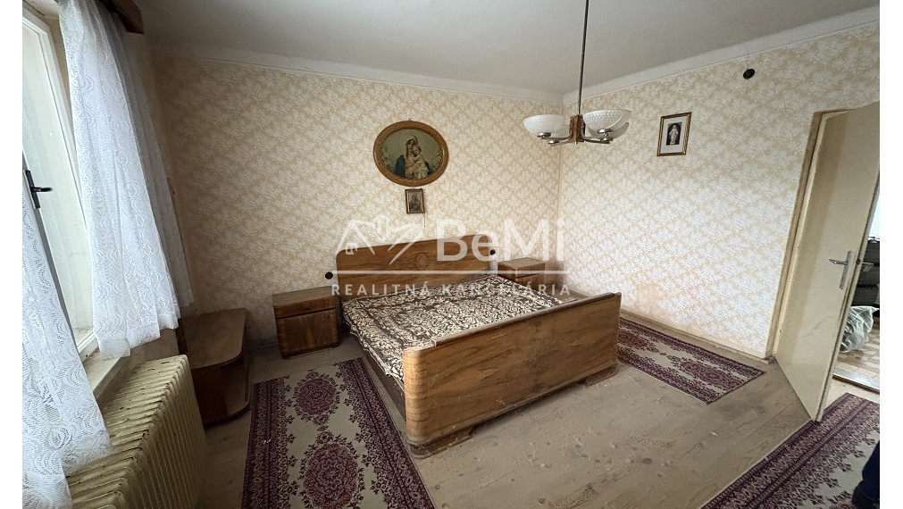 Predaj rodinného domu s garážou Lužany 113-12-ROCHE
