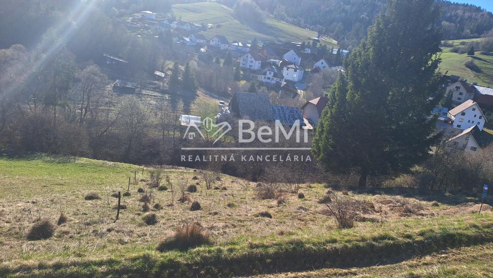 Stavebný pozemok v obci Chlebnice  1649m2 ID: 010-14-STSAa