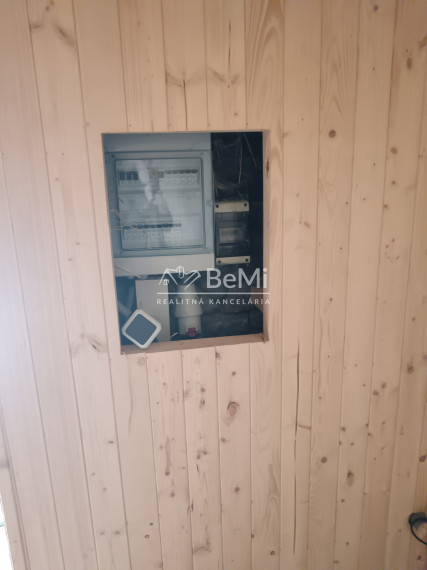 Predaj: Hosp. budova,180m2, Korňa, okres Čadca (254-12-MACH)