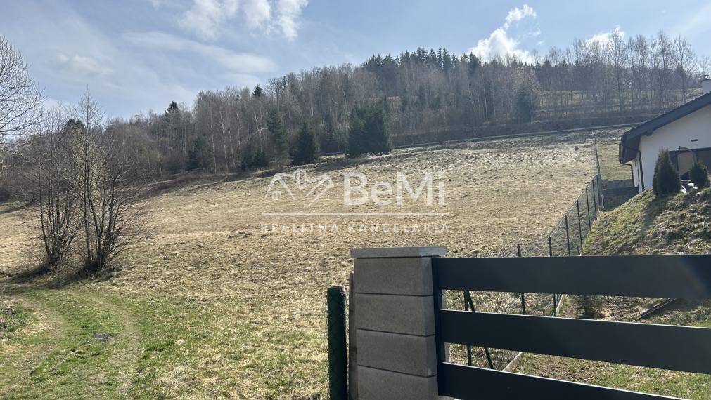 Na predaj stavebný pozemok 1773 m², Hriňová