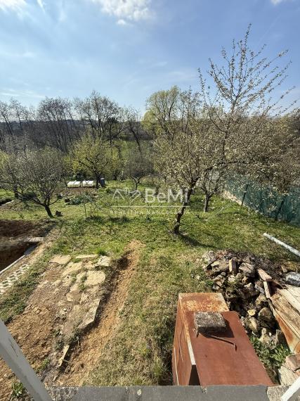 Záhrada s chatou na okraji Starej Turej – pokoj a súkromie