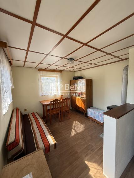 Záhrada s chatou na okraji Starej Turej – pokoj a súkromie