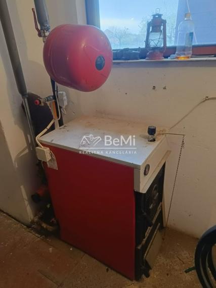 Zrekonštruovaný 3-izbový RD, Mýtna N. Ves, úplne sebestačný. 014-12-RAKOa