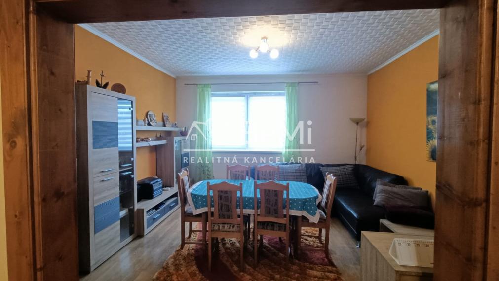 Zrekonštruovaný 3-izbový RD, Mýtna N. Ves, úplne sebestačný. 014-12-RAKOa