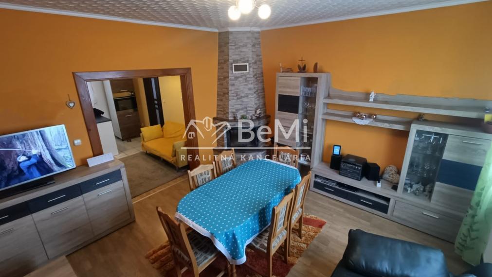 Zrekonštruovaný 3-izbový RD, Mýtna N. Ves, úplne sebestačný. 014-12-RAKOa