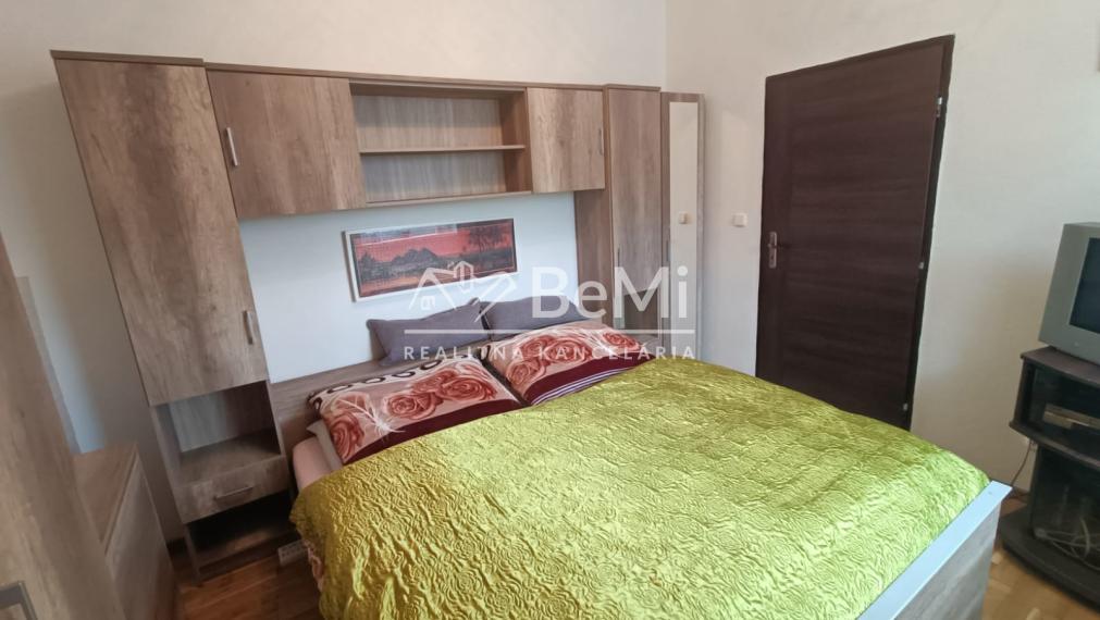 Zrekonštruovaný 3-izbový RD, Mýtna N. Ves, úplne sebestačný. 014-12-RAKOa