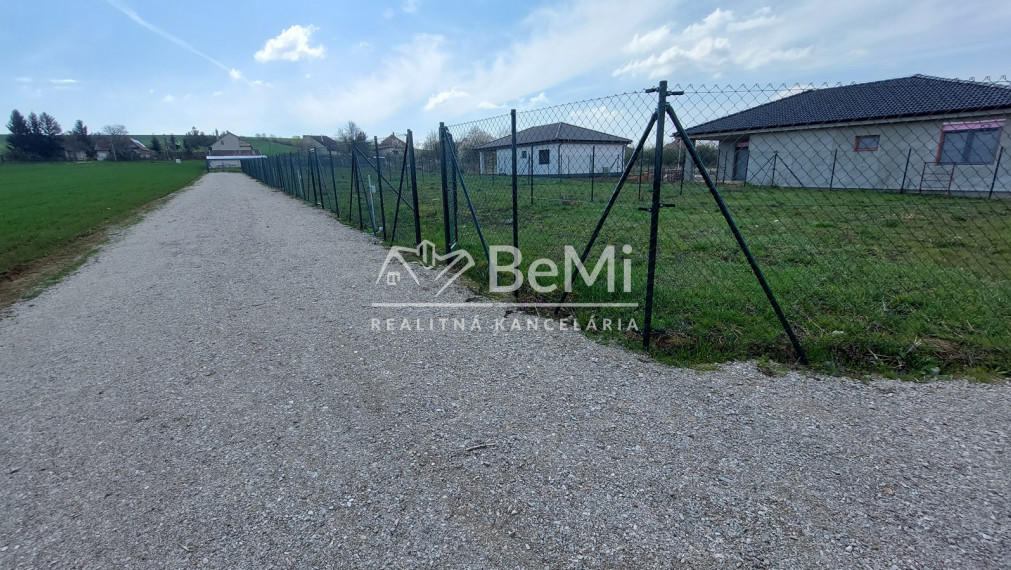 Predaj - akcia na prvé dve rekreačné záhradky v obci Bošany