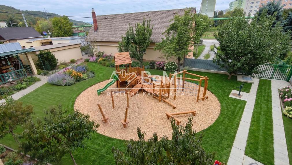 Rezervovaný - Veľký dom na podnikanie aj bývanie Košice