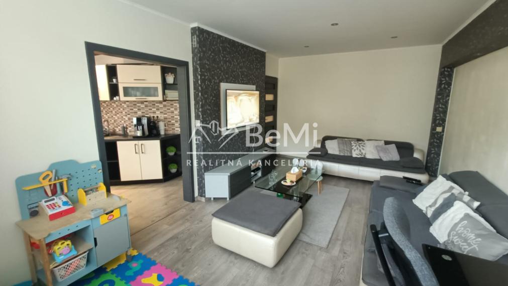 3-izbový byt (85m²) v TOP stave, klíma, zateplený dom, TO. 014-113-RAKOEa