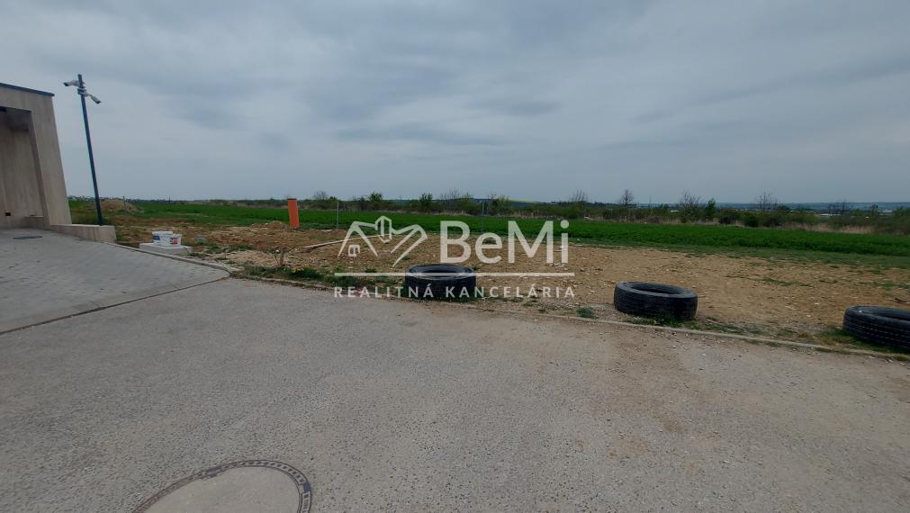 Predaj stavebný pozemok Nitrianske Hrnčiarovce (211-14-JUF)