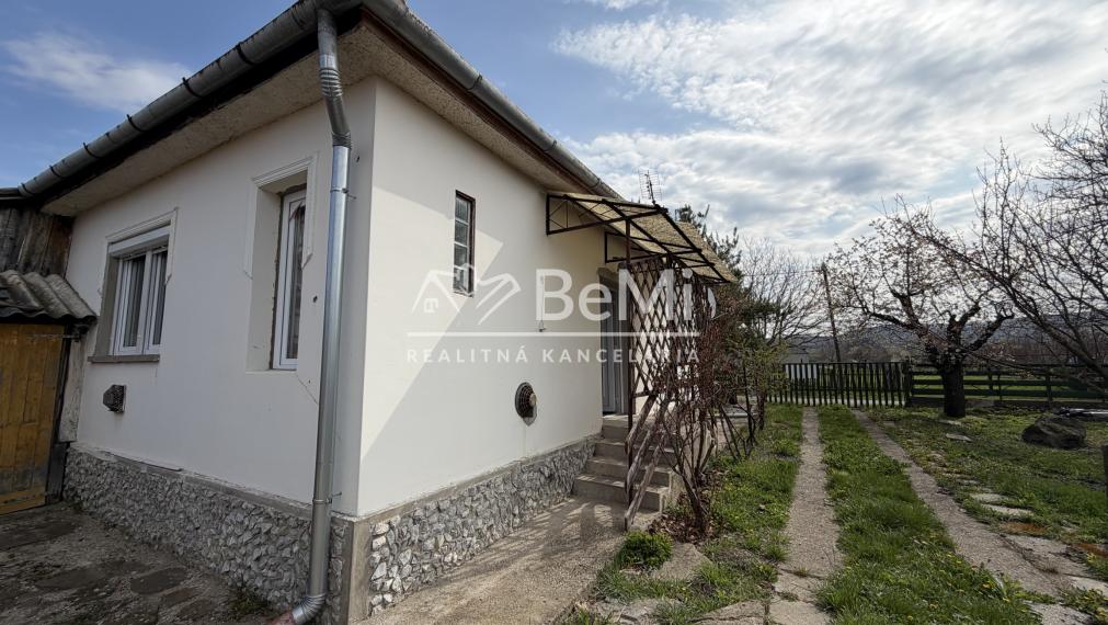 Rodinný dom v obci Abaújkér,Maďarsko 45900,-Eur