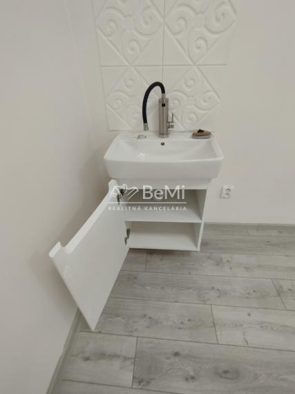 Kancelársky/prevádzkový priestor na prenájom-Lučenec