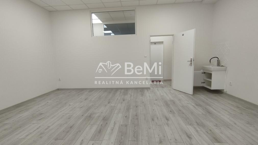 Kancelársky/prevádzkový priestor na prenájom-Lučenec