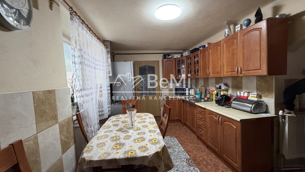 Rodinný dom s 1112 m2 záhradou aj chatou v obci Jelšava-PREDAJ