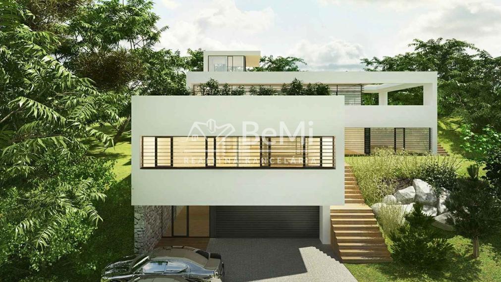 NR - RD  Zobor, dobrá lokalita, starší rodinný dom, 13árov,