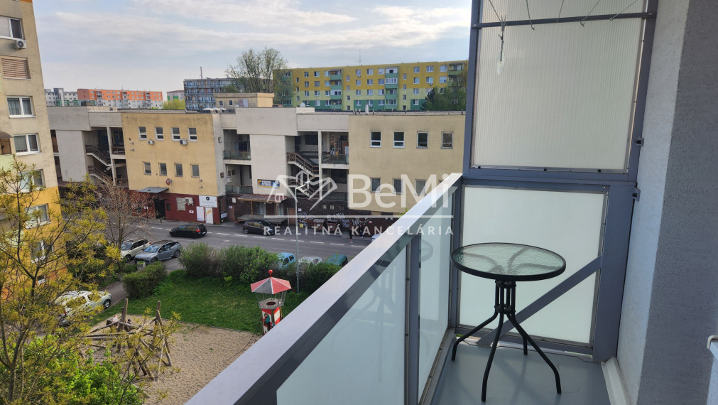 Predaj, veľký 4 izbový byt - Levice (013-114-MIMI)