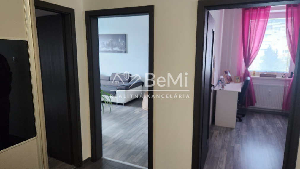 Predaj, veľký 4 izbový byt - Levice (013-114-MIMI)