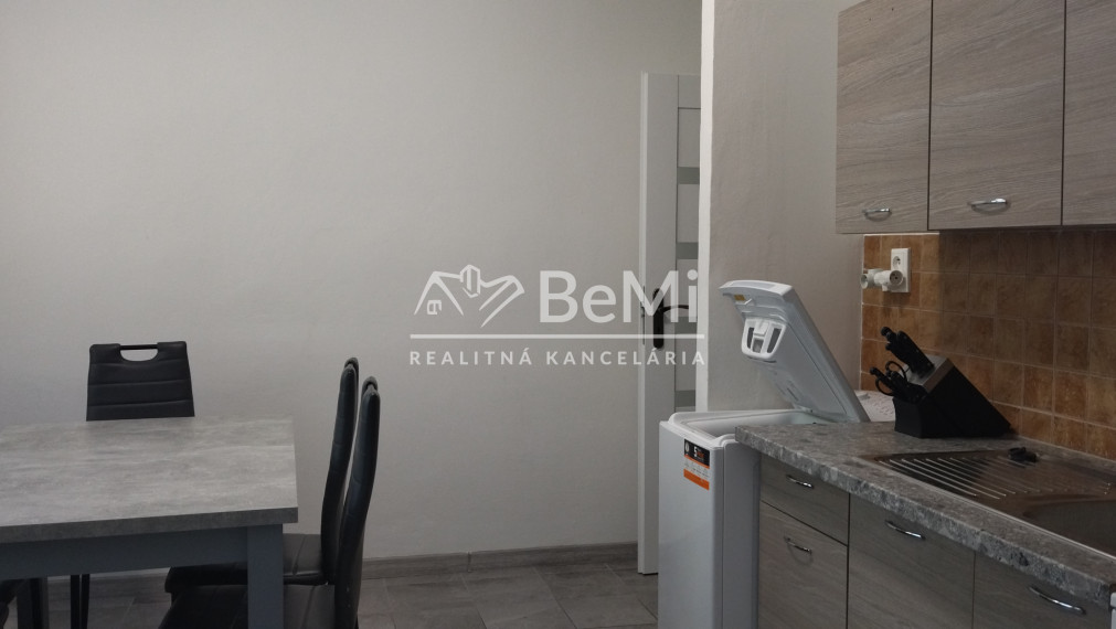 Prenájom, 1 izbový byt - Banská Štiavnica (017-211-ZOLAa)
