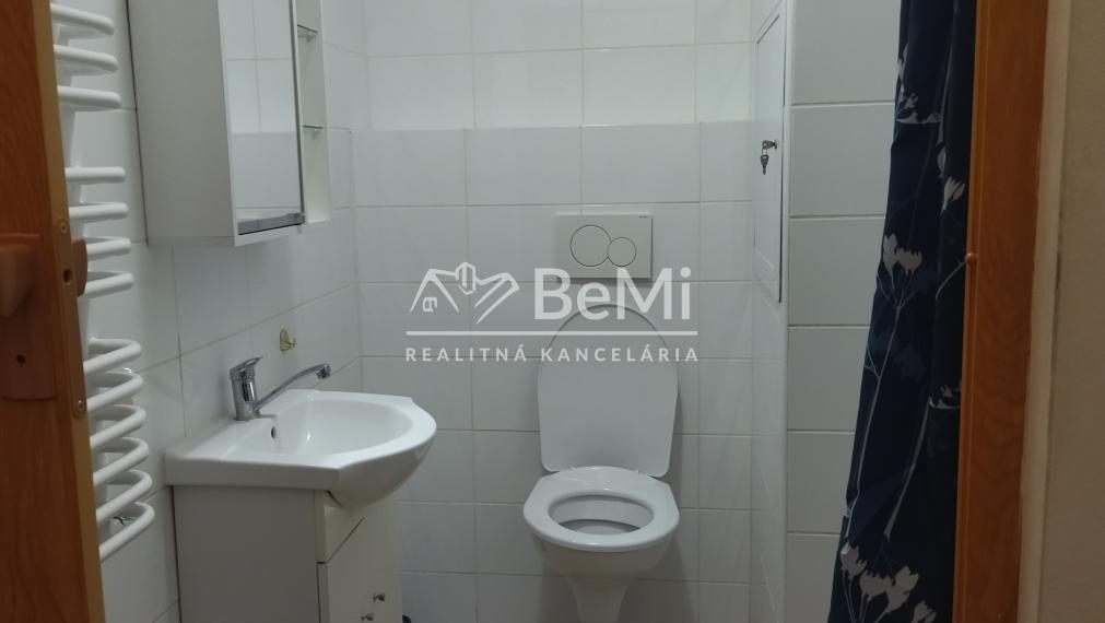 Prenájom, 1 izbový byt - Banská Štiavnica (017-211-ZOLAa)