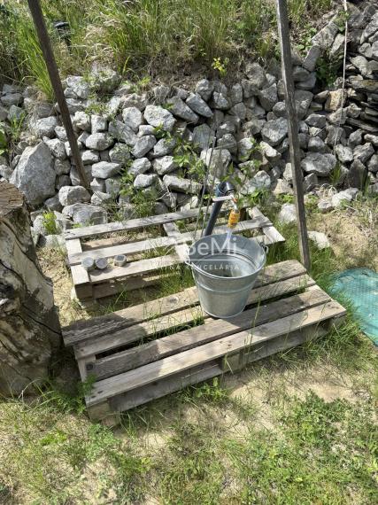 Záhrada s chatkou 460 m² – pokoj a záhradkárčenie