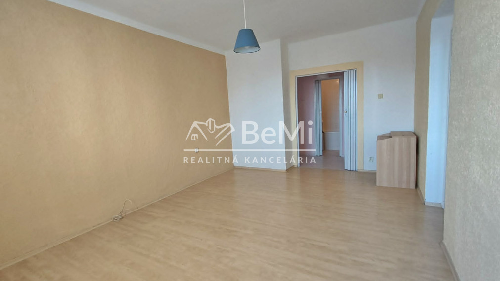 Predaj, 2 izbový byt - Levice (001-112-SIHA)