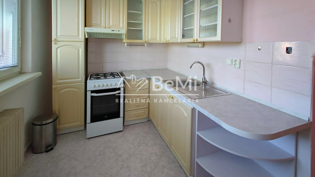 Predaj, 2 izbový byt - Levice (001-112-SIHA)