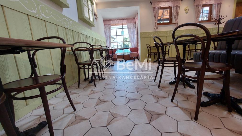 Predaj historickej budovy Námestie sv. Trojice Banská Štiavnica