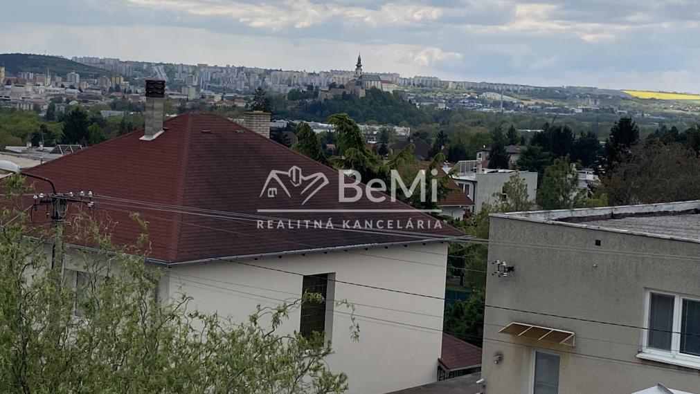Rodinný dom Nitra ZOBOR pozemok 728 m2 ID 612-12-MIG