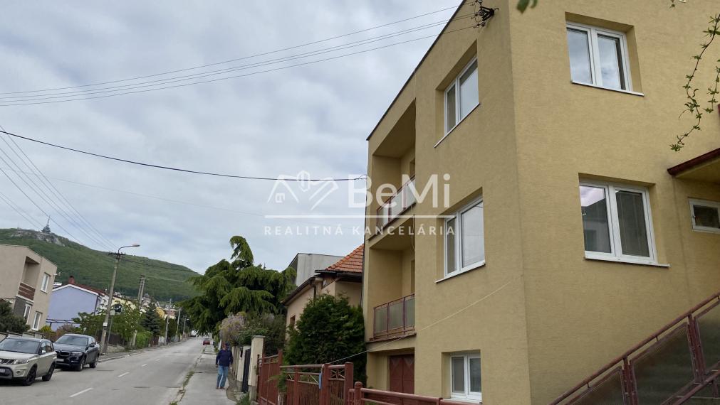 Rodinný dom Nitra ZOBOR pozemok 728 m2 ID 612-12-MIG
