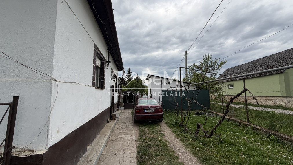 Priestranný dom v obci Licince - za výhodnú cenu-PREDAJ