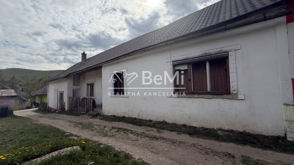 Zreknštruovaný dom obec Čierna Lehota za 69000,-Eur -PREDAJ