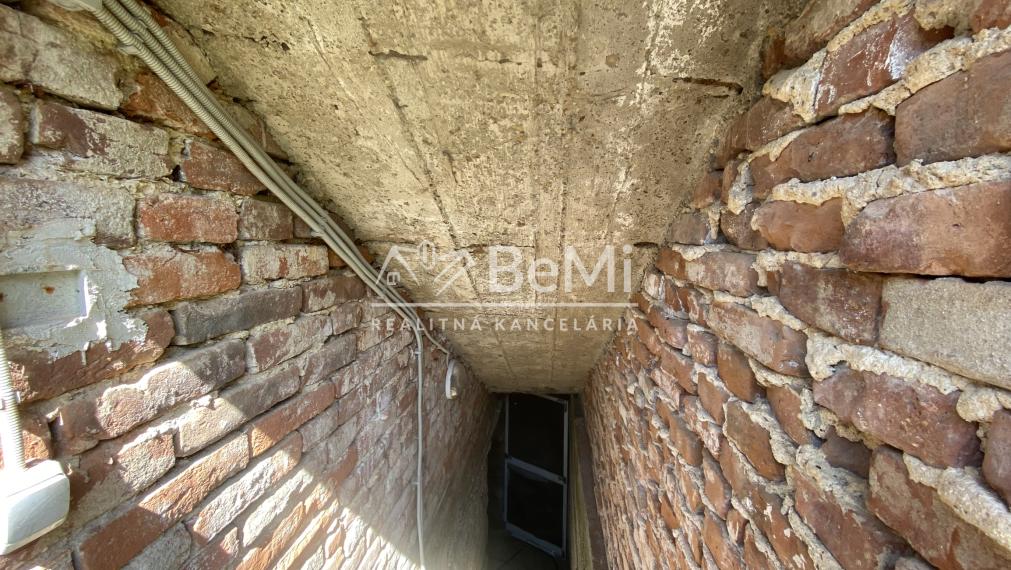 2 rodinné domy Nitra – ČERMÁŇ – pozemok 1 390 m2 ID 613-12-MIG