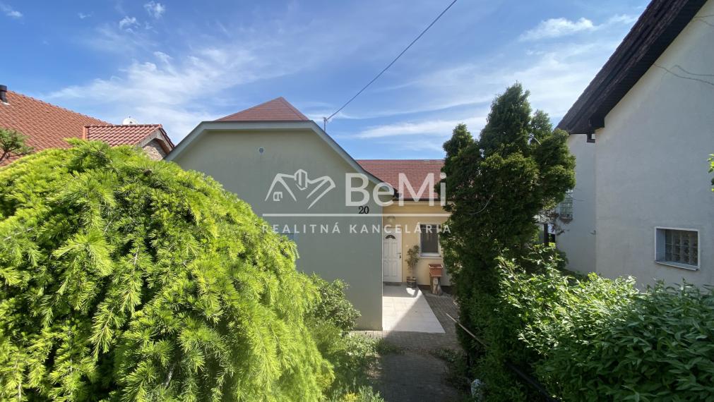 2 rodinné domy Nitra – ČERMÁŇ – pozemok 1 390 m2 ID 613-12-MIG