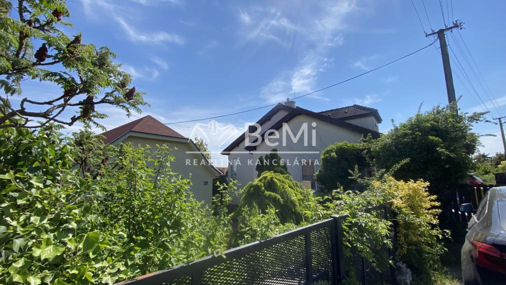 2 rodinné domy Nitra – ČERMÁŇ – pozemok 1 390 m2 ID 613-12-MIG