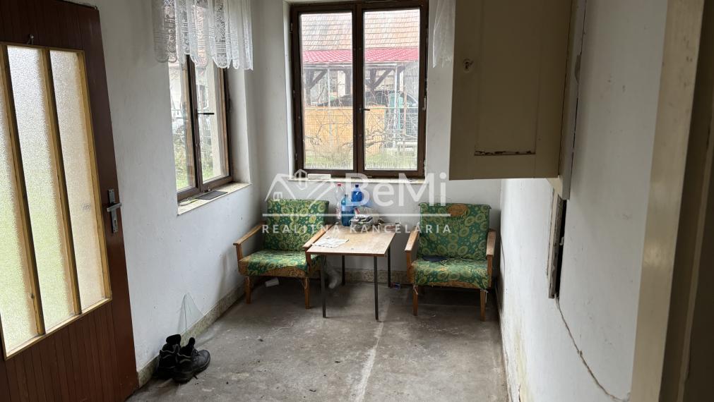 Predaj, rodinný dom s pozemkom 3053 m² - Malé Kozmálovce (010-12-SIHA)