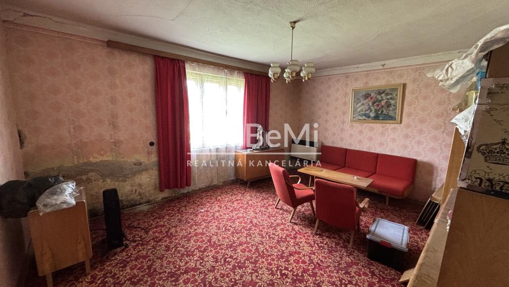 Predaj, rodinný dom s pozemkom 3053 m² - Malé Kozmálovce (010-12-SIHA)