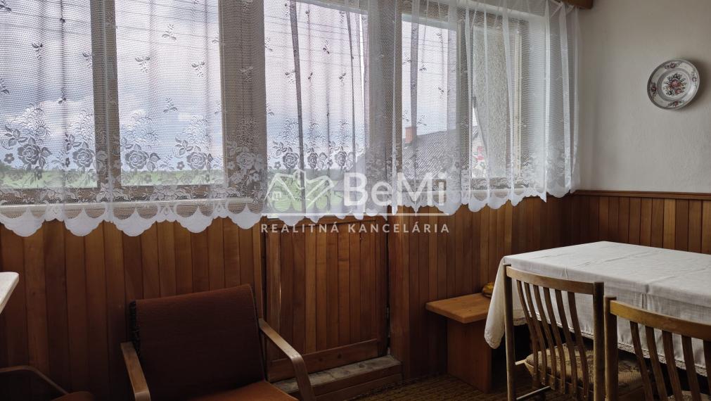 Predaj, viničný domček s vinicou a krásnym výhľadom - Podlužany (014-13-SIHA)