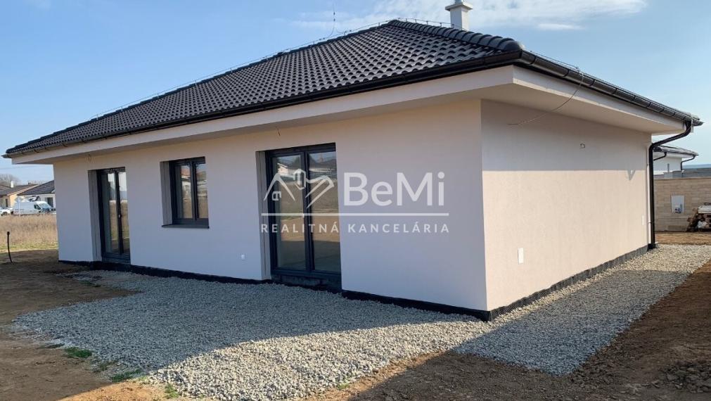 Predaj, krásna novostavba 4-izbového RD, bungalov -  Levice  (020-12-MIMI)