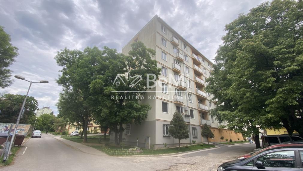 Nitra CENTRUM 3 i byt, 2 x  balkón, pivnica ID 614-113-MIG