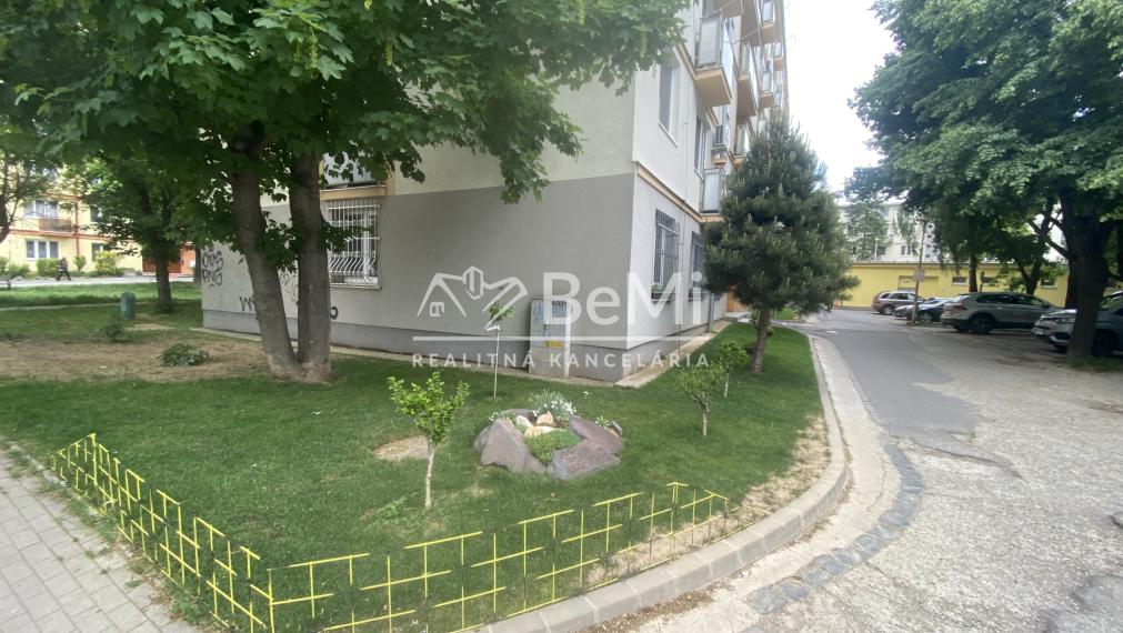 Nitra CENTRUM 3 i byt, 2 x  balkón, pivnica ID 614-113-MIG