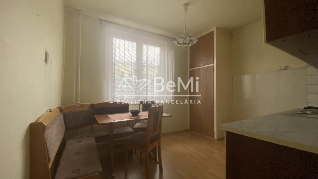 Nitra CENTRUM 3 i byt, 2 x  balkón, pivnica ID 614-113-MIG