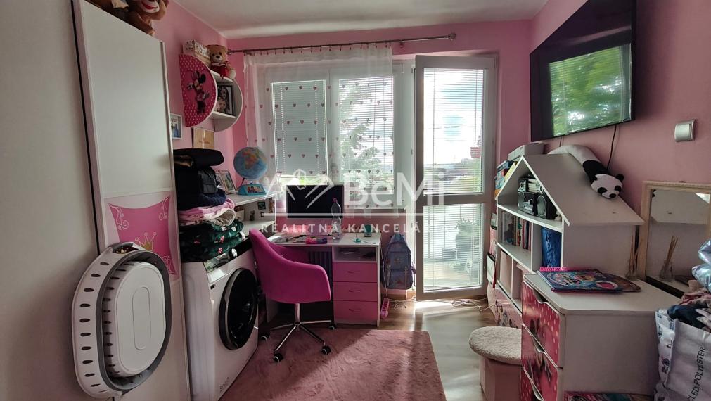 Exkluzívne predaj, 3 izbový byt - Levice (019-113-SIHA)