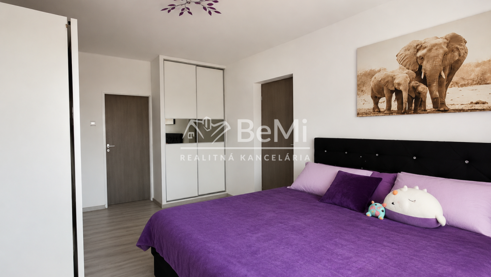 Exkluzívne predaj, 3 izbový byt - Levice (019-113-SIHA)