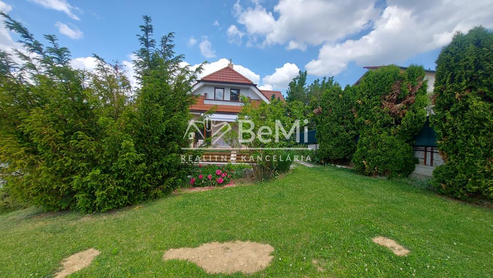 Predaj 5 izbový  rodinný dom Nitra-Zobor (249-12-JUF)