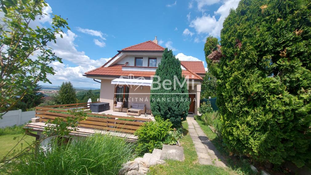 Predaj 5 izbový  rodinný dom Nitra-Zobor (249-12-JUF)