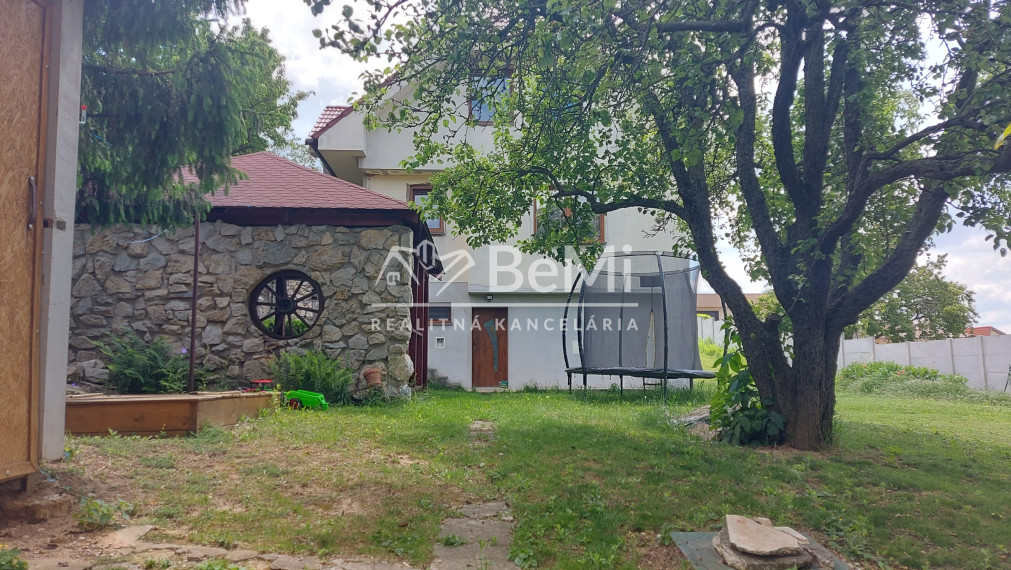 Predaj 5 izbový  rodinný dom Nitra-Zobor (249-12-JUF)