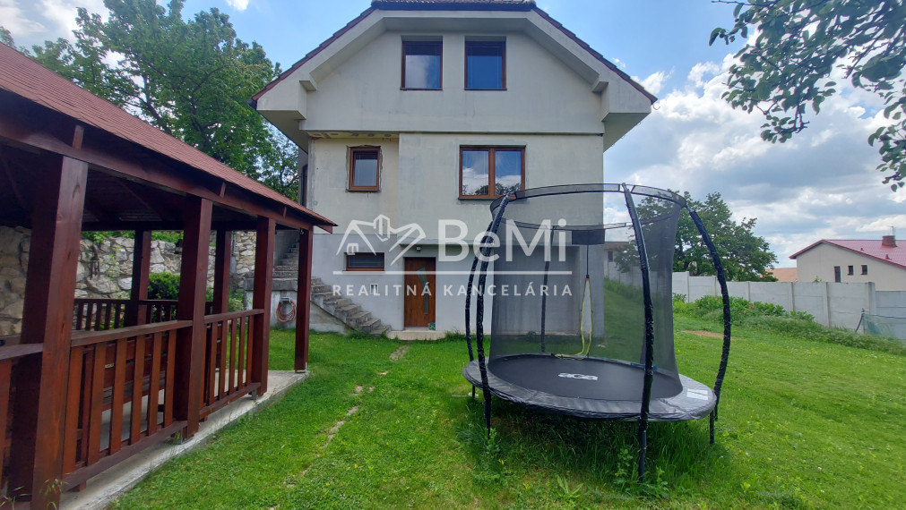 Predaj 5 izbový  rodinný dom Nitra-Zobor (249-12-JUF)