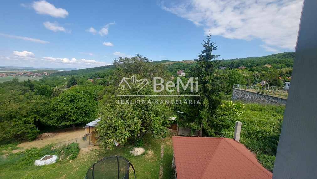 Predaj 5 izbový  rodinný dom Nitra-Zobor (249-12-JUF)
