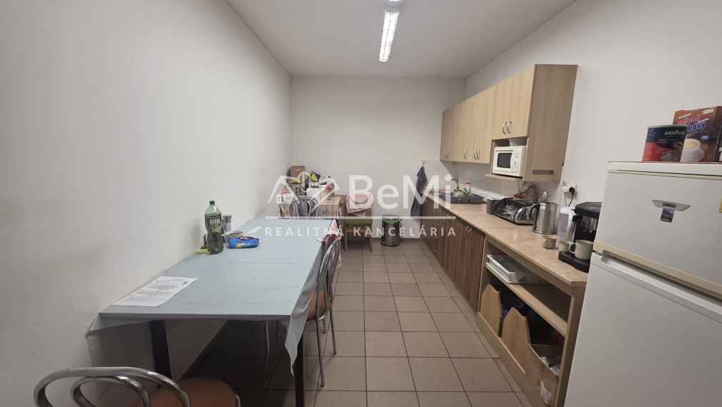 Znížená Cena Priemyselný areál pri Novom Meste nad Váhom